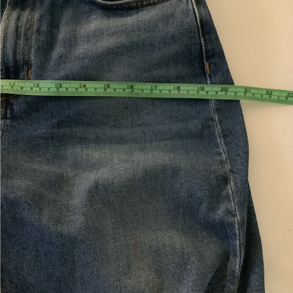 VERONICA BEARD
Charlie Denim High-Rise Barrel Jean | size 28 - Picture 6 of 11